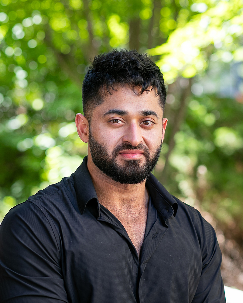 Picture of  Momin Iqbal